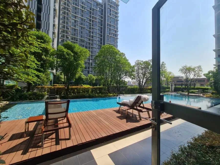 ให้เช่า คอนโด ไอดีโอ โมบิ สุขุมวิท ห้อง Duplex วิวสระน้ำ เครื่องใช้ไฟฟ้า + เฟอร์นิเจอร์ครบ จองเลยจ้า