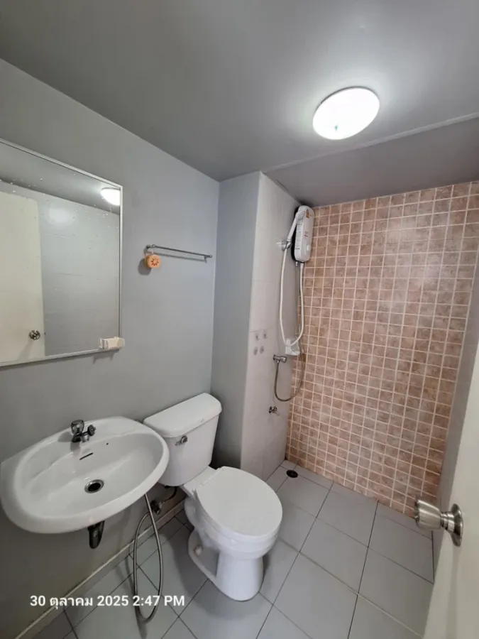 For rent: Lumpini Condotown Chonburi - Sukhumvit. Comfortable room. Fully furnished. Just bring your bags and move in.
