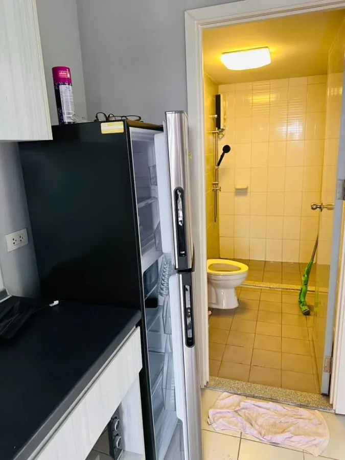 For sale or rent: Aspire Sathorn-Taksin (Brick Zone) studio apartment. Great location, convenient transportation, fully furnished. Don't miss out!