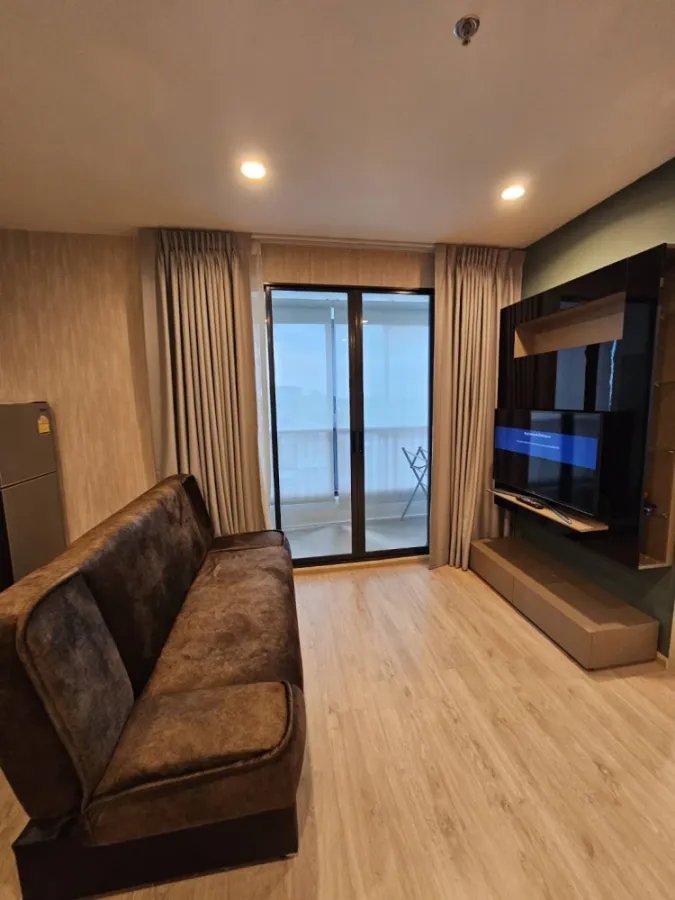 For rent: Ideo Sathorn-Tha Phra. Nice, spacious high-floor unit. Book now!