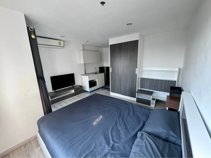 For rent: Chewathai Phetkasem 27, 20th floor, pool and city view, fully furnished. Book now!