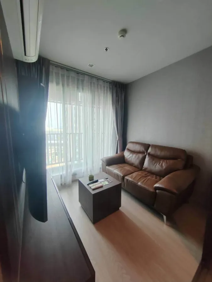For sale or rent: Life Ladprao, Building B, 17th floor. Spacious and well-decorated unit. Don't just look, book now!