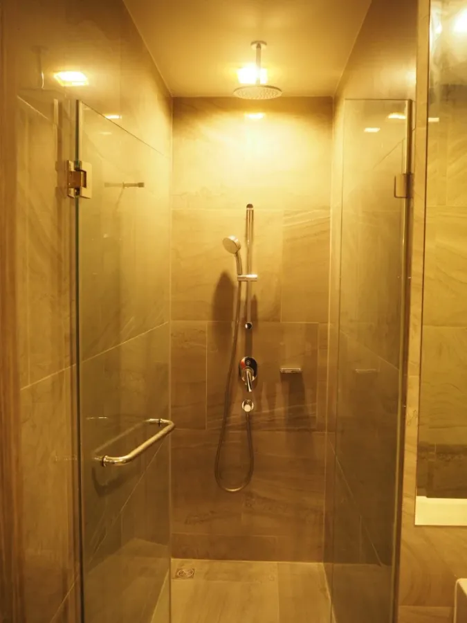 Condo for sale /rent, Ideo Q Victory, fully furnished room. Affordable price! hurry up