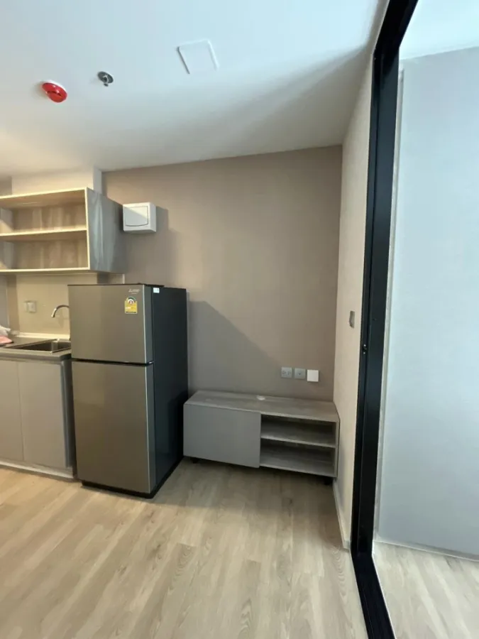 For rent, Kave TU, Building D, 3rd floor, pool view, partitioned room, comes with complete decoration. If interested, hurry and reserve now.
