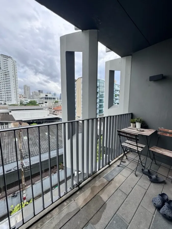 For sale: Siamese Gioia Sukhumvit 31, 1 bedroom, 1 bathroom, plenty of usable space, fully furnished. Don't miss out on this great deal!