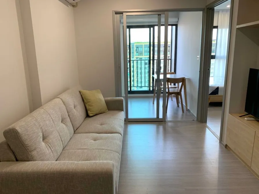 For rent The parkland Charan-pinklao Complete furniture and electrical appliances Got a very beautiful view, don't miss it.