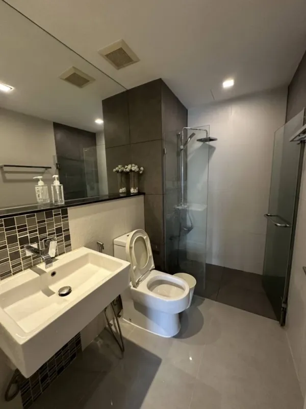ให้เช่า Urbano Absolute Sathon-Taksin	ห้องตกแต่งสวย วิว IconSiam ชัดแจ๋ว เฟอร์ครบ พร้อมอยู่