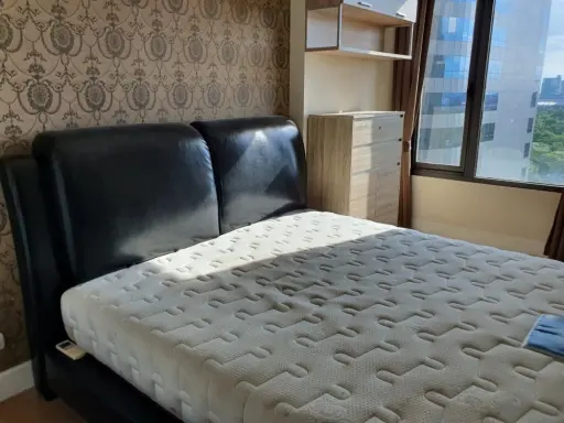 For rent: Condo Equinox Phahonyothin-Viphava, 15th floor, room with good wallpaper, with built-in kitchen. You shouldn't miss it.