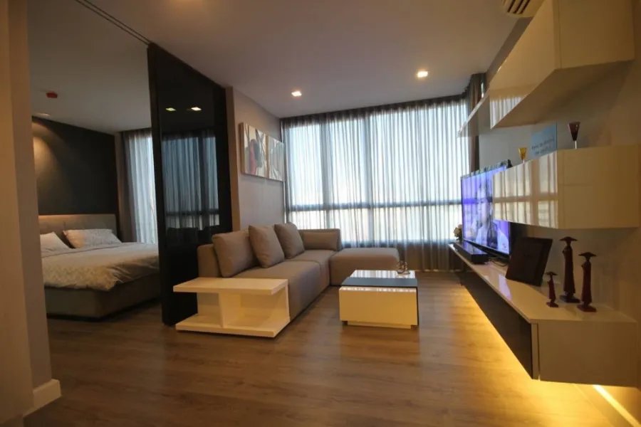 Condo for rent, The Room Sukhumvit 40, ready to move in, well furnished, easy to travel, can't miss it!