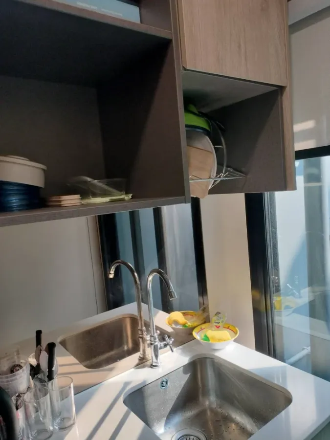 ให้เช่า The Indeed Condo Amata ห้องชั้น 2 บิวท์อินเฟอร์นิเจอร์อย่างดี หิ้วกระเป๋าเข้าอยู่ได้เลยจ้า