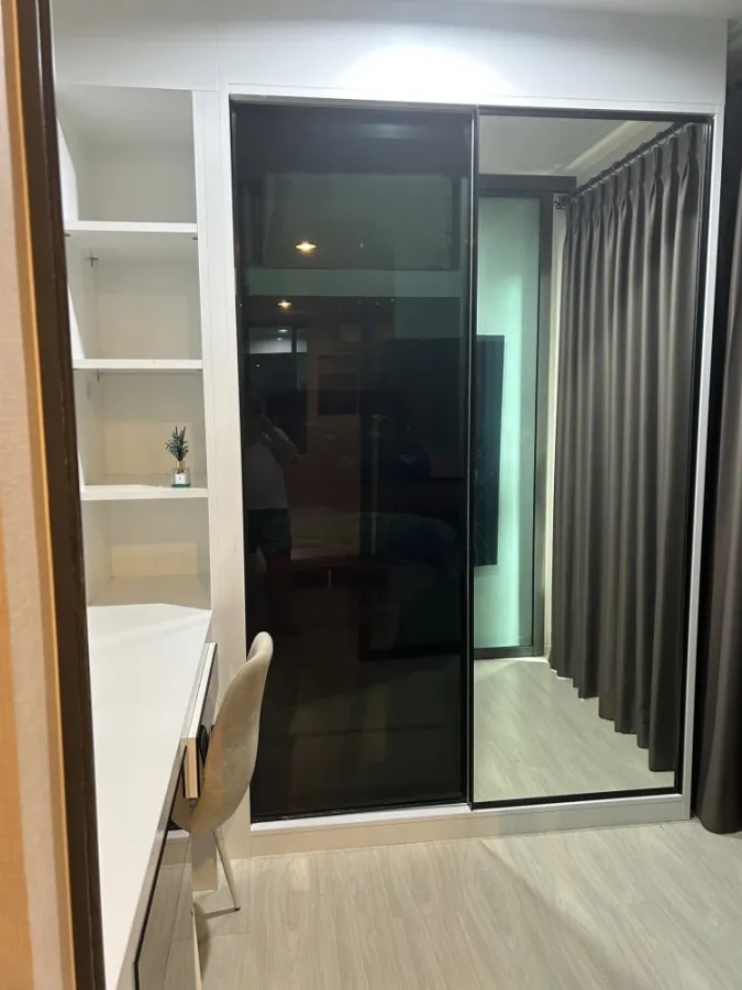 Life Pinklao condo for sale, spacious room, ready to move in, just bring your bags and come. Hurry and reserve now before it's too late.