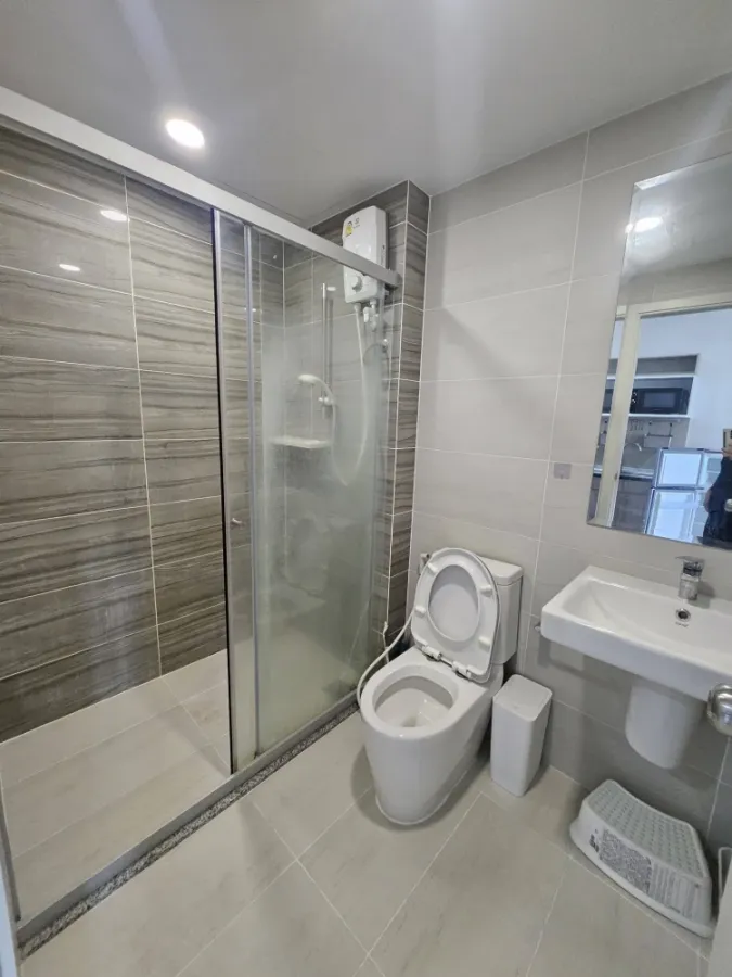 For rent: Supalai Loft Prajadhipok-Wongwian Yai, 1 bedroom, 1 bathroom. Great location, fully furnished. Book now!