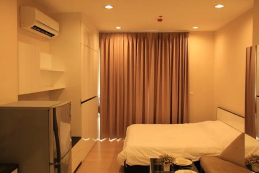 Condo for rent, The Lighthouse Sathorn-Charoen Nakhon, studio room, high floor, get a view of the Chao Phraya River, come and reserve it.