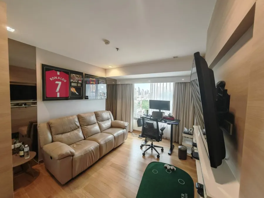 For sale, for rent, Condo Amanta Lumpini, 2 bedrooms, 2 bathrooms, 17th floor, top floor, comes with a very good price, book now.