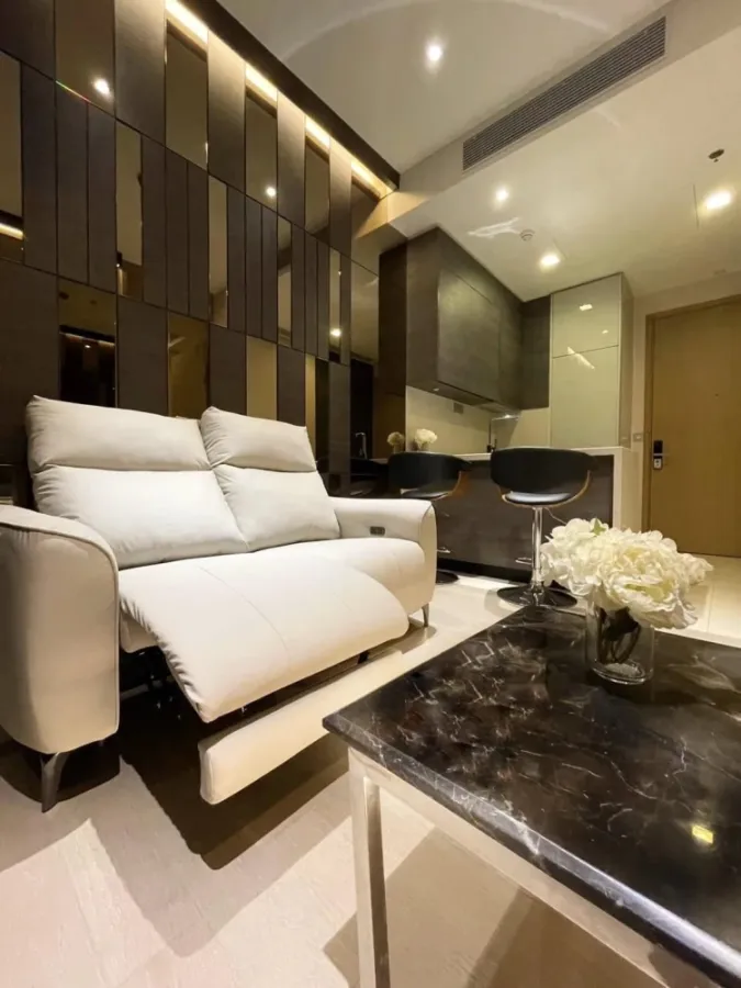 For rent: THE ESSE ASOKE, decorated in a timeless style, magnificent, elegant, high floor with a stunning view, hurry and grab it now!