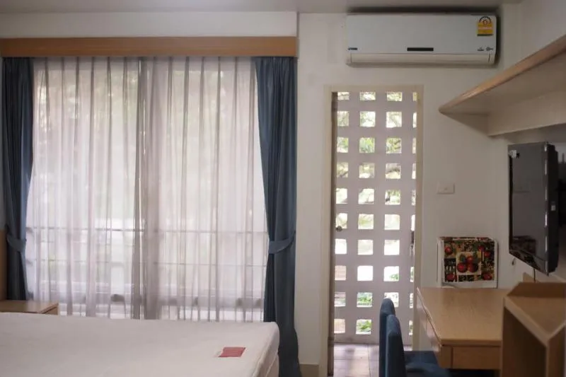 Very bang, white room, super clean with I-House Laguna Garden RCA Condo, ready to rent.