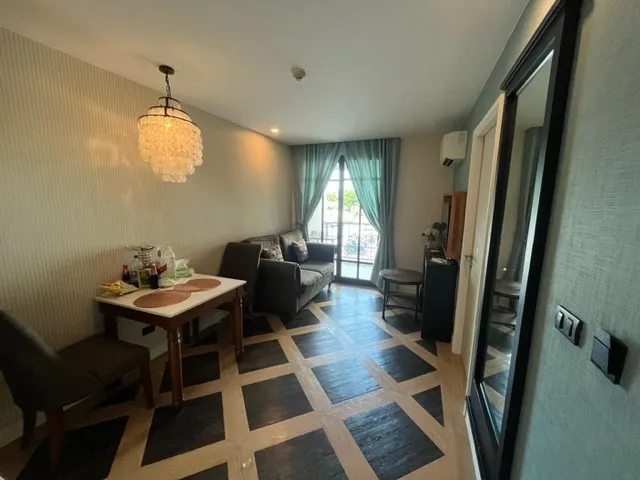 For rent: Espana Condo Resort Pattaya (Jomtien), spacious room, pool view, fully furnished, good like this, book now.
