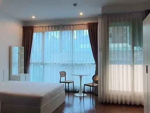 For rent: The Address Chidlom, fully furnished room with a queen-size bed. Quiet and peaceful atmosphere. Don't miss out! images