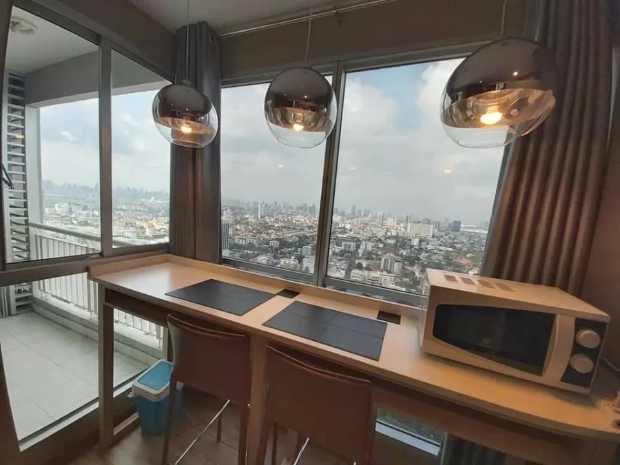 ขายคอนโด ริทึ่ม รัชดา ห้องแต่งสวย Renovate Built in ทั้งห้องแบ่ง layout เป็นสัดส่วนอย่างลงตัว วิวพาโนรามา จองเลย