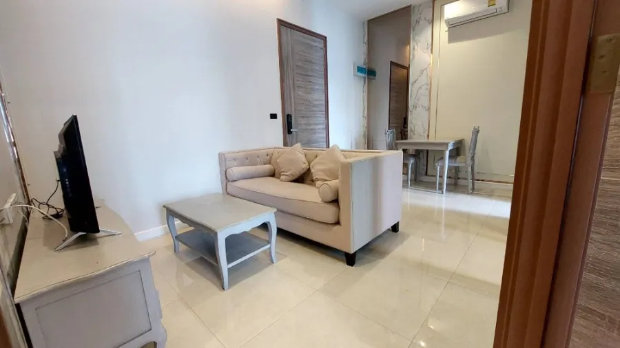 For rent!! Condo Mayfair Place Sukhumvit 50, 8th floor, Building A, luxury decorated condo. Ready to move in, don't miss it!!