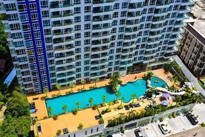 For sale: The Cliff (South Pattaya), studio room, quiet, pool and sea view. You can own it.