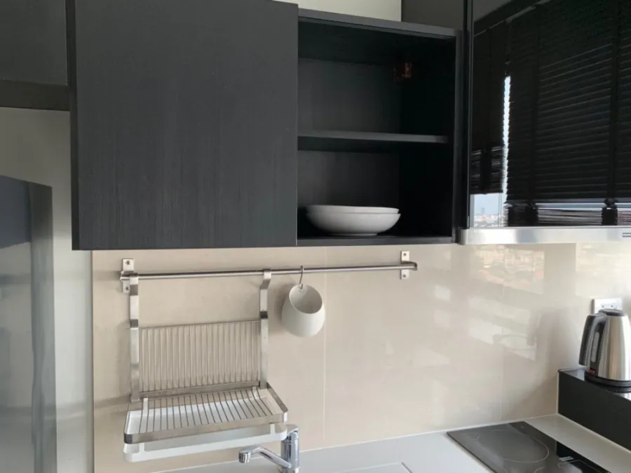 Condo for rent, Rhythm Sukhumvit 44/1, high floor, good view, complete with furniture and electrical appliances.