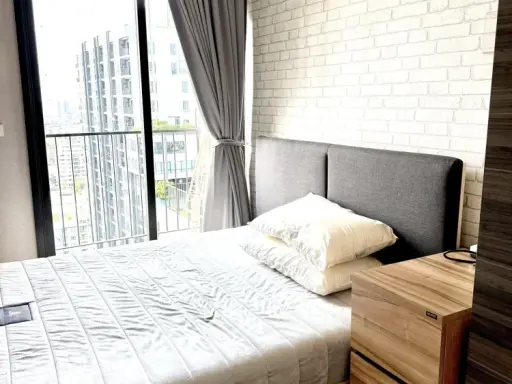 For rent: Centric Ari Station, high floor unit, fully furnished, comfortable, complete amenities. Book now! images