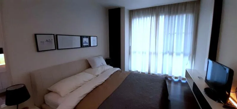 ให้เช่า The Room สุขุมวิท 62 ขนาด 45 ตร.ม. ชั้นเดียวกับสระว่ายน้ำ เฟอร์ครบ มีเครื่องซักผ้า รีบเลย