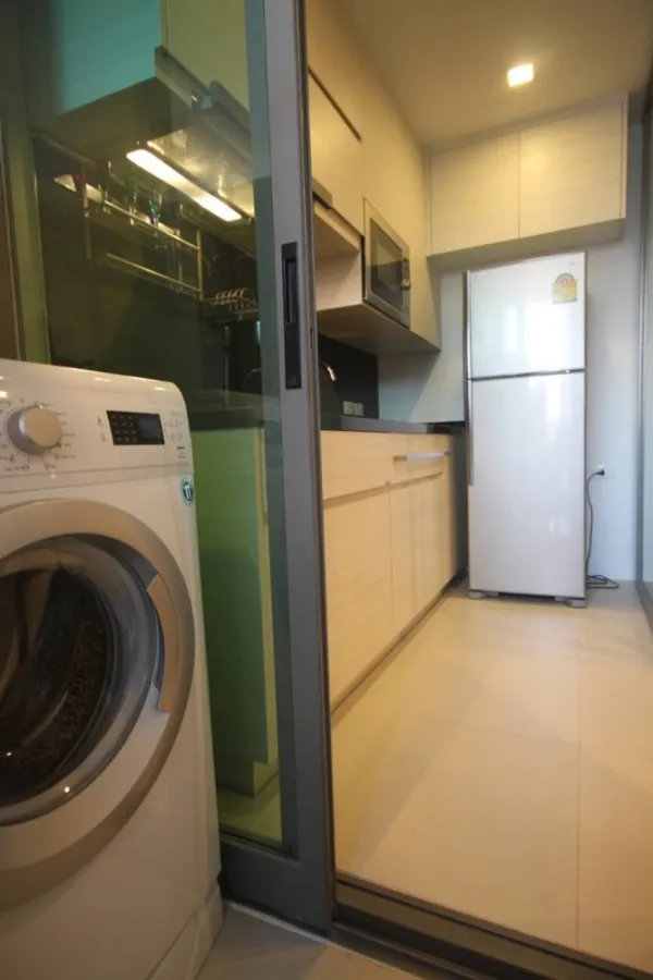 Condo for rent, The Room Sukhumvit 40, ready to move in, well furnished, easy to travel, can't miss it!