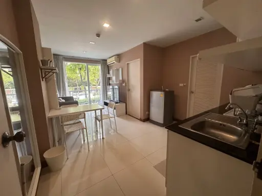 ขาย ให้เช่า Airlink Residences ร่มเกล้า ห้องตกแต่งครบครัน ทีวีจอใหญ่สุดๆ ราคาเบาๆ ไม่จองพลาดมาก images