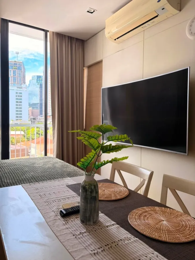 For rent: Park 24 Origin Phrom Phong. Nicely decorated with built-in furniture and fully furnished. This is a must-book!