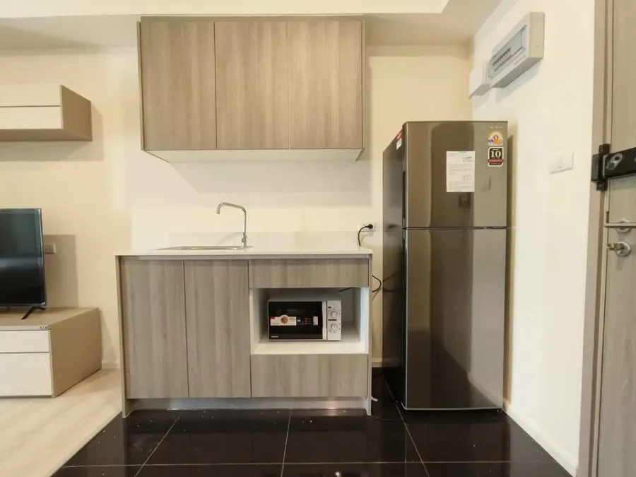 For rent: A space Mega 2, 25th floor, very high, great city view, fully decorated, ready to move in.