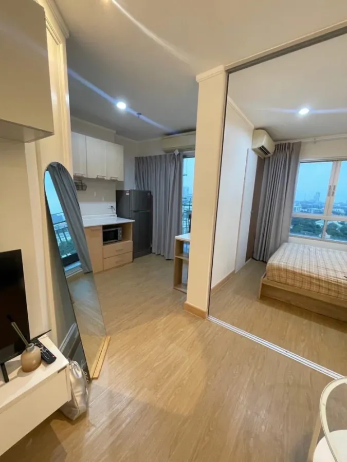 For rent: Lumpini Ville Lasalle-Bearing. The room is very cool and breezy. The room faces the morning sun. It's not hot in the afternoon. Reserve now!