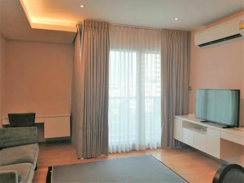 Rent, H Condo, Sukhumvit 43, fully furnished, convenient transportation, high view, hurry.