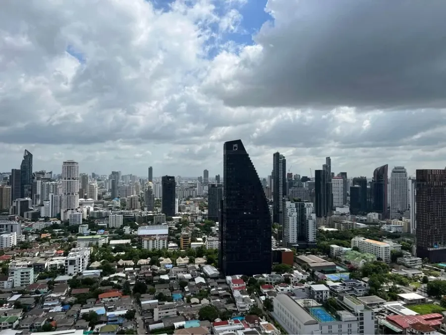 ให้เช่า Oka Haus Sukhumvit 36 ห้องชั้นสูงเฟอร์พร้อม ห้องกว้างขวางน่าอยู่จองเลย