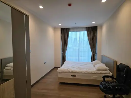 For rent, Supalai Oriental Sukhumvit 39, large room, spacious, comfortable, fully decorated, complete functions, book now.