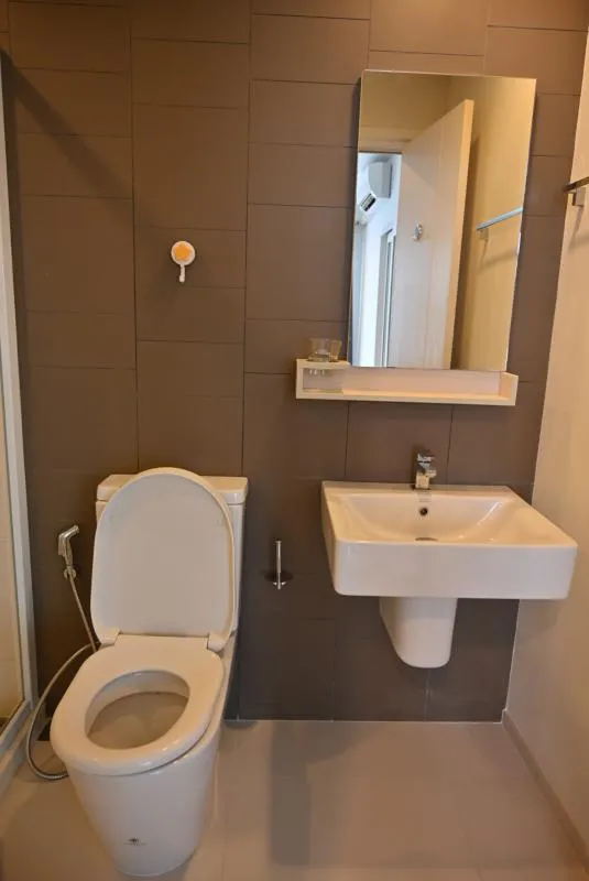 For rent the key wutthakat, spacious room, nice room, complete facilities inside the room, rent it urgently, you will miss it