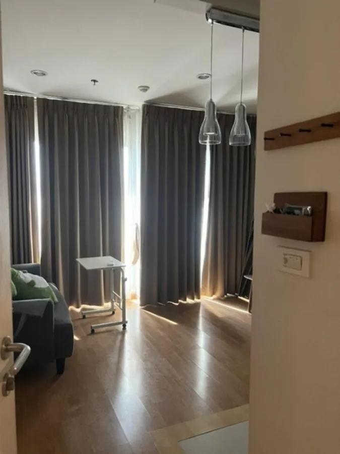 For sale: U Delight @ Chatuchak Station, 25th floor, complete with furniture and electrical appliances. Book now.