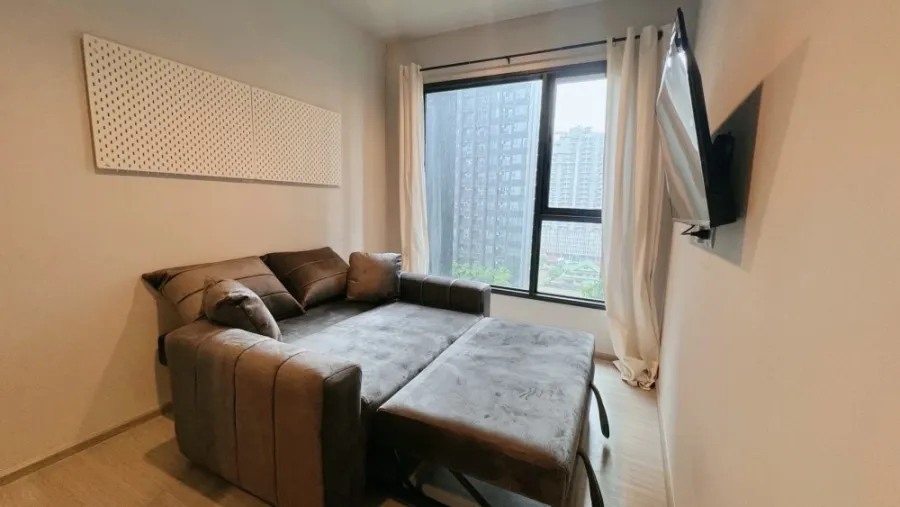 For rent: Life Asoke-Rama 9, spacious and comfortable room, fully furnished, book now, don't wait.