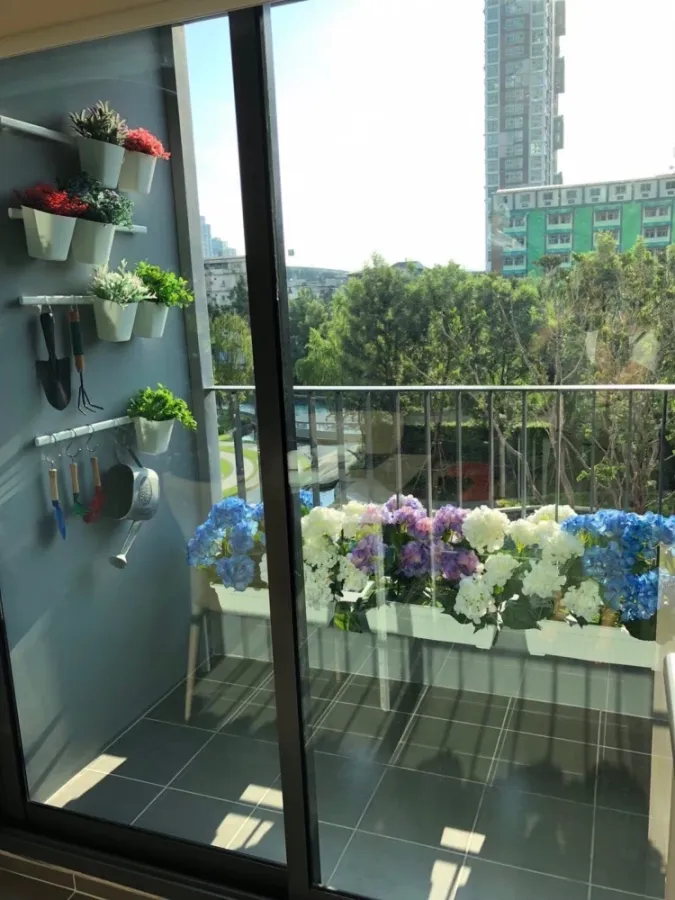 For rent: Ideo O2, 3rd floor, Building B, pool view, very chill, decorated with complete furniture and electrical appliances. Hurry and book now!