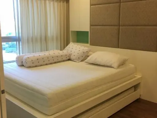 For Rent Q House Sathorn Extra built-in bed The tone color can be flashy. comfortable luxury sofa Don't miss out on this complete