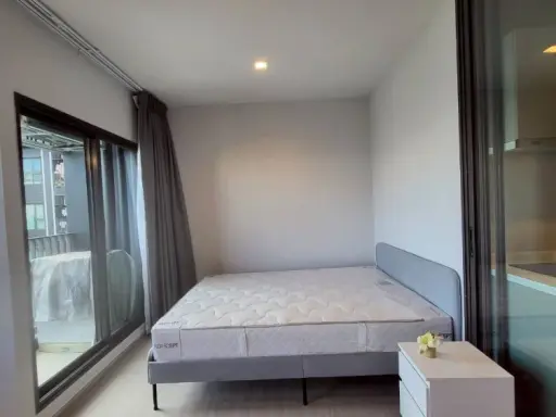 For rent: Life Asoke-Rama 9, studio room, fully furnished and equipped with appliances. Just bring your bags and move in!
