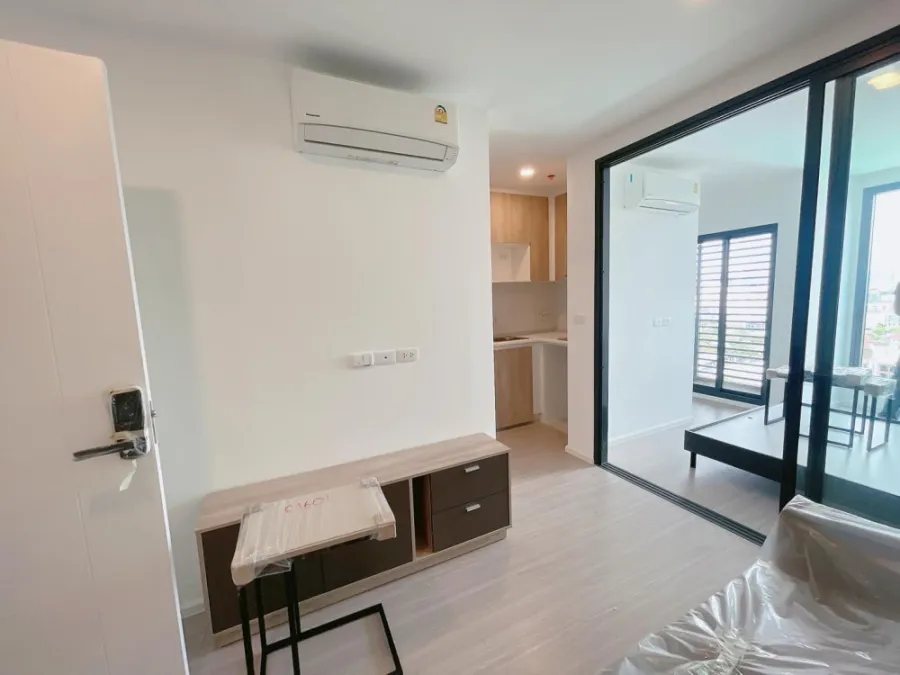 For rent DENIM JATUJAK, new room, pool view. fully furnished You can reserve in advance. Don't miss it.