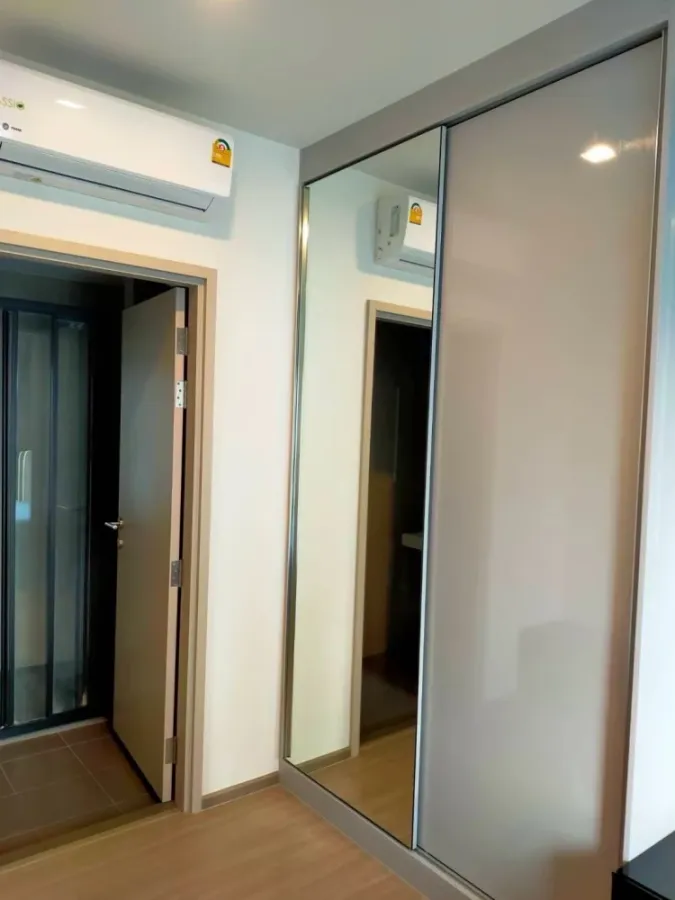 Condo The Base Phetchaburi - Thonglor, good location condo in the heart of the city, convenient to travel, hurry to reserve before it's gone!!
