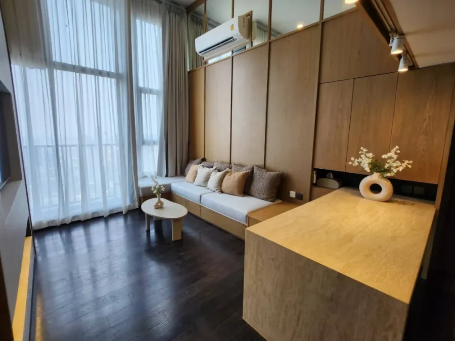 For sale or rent: Park Origin Thonglor, Duo Space room, high ceiling, 40th floor, high view. Don't miss it.