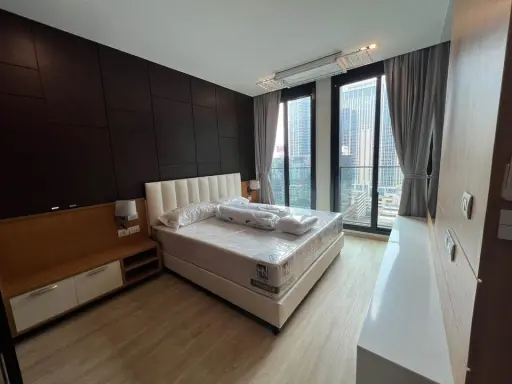Condo for rent, Noble Ploenchit, decorated with built-ins. Plenty of usable space, city view, you can just bring your bags and move in. images