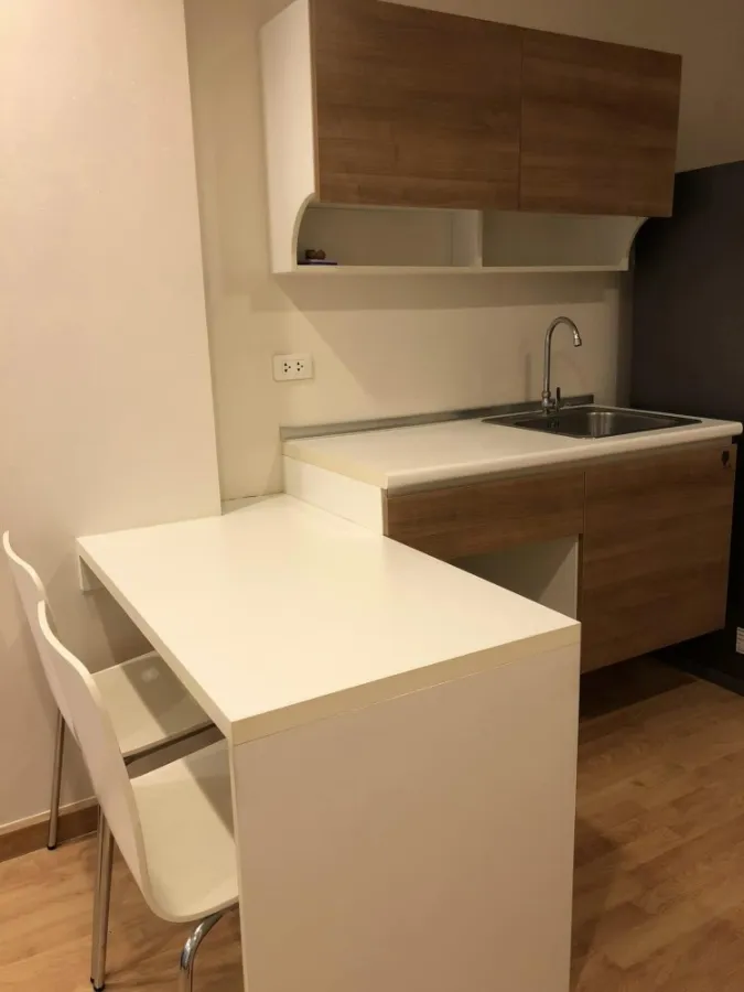 For rent Casa Condo Asoke-Din Daeng, room ready to move in. Complete facilities, good price, reserve quickly.