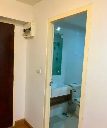 For rent: Max Condominium Vibhavadi, 7th floor, complete with furniture and electrical appliances. Book now, don't miss it.