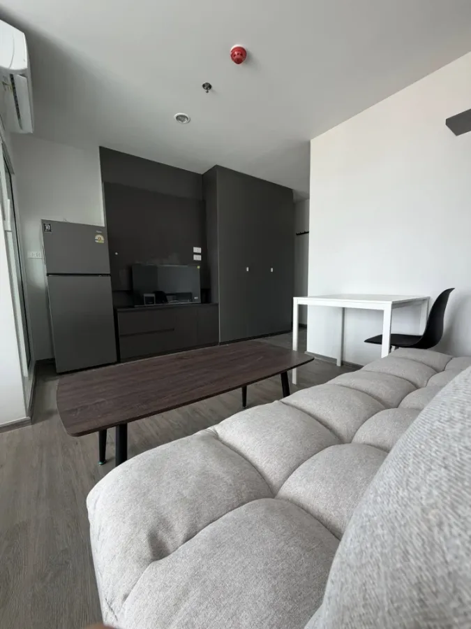 For rent: Regent Home Bangna, garden & golf course view from BITEC. Clean and bright interior design, great homie mood. Book now!