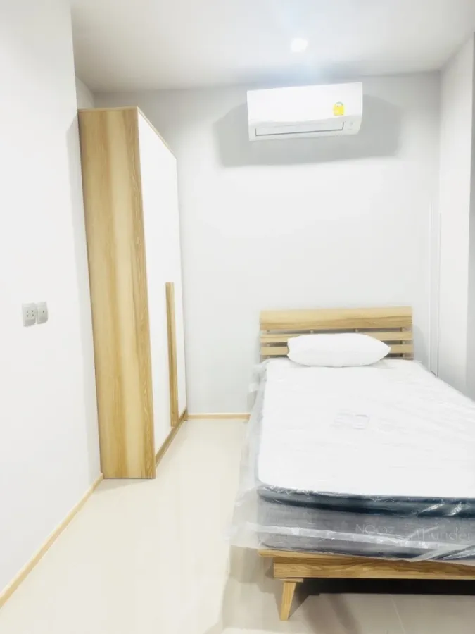 For rent: Life Ladprao, 20th floor room, very high, spacious room, comfortable, fully decorated, must arrange.